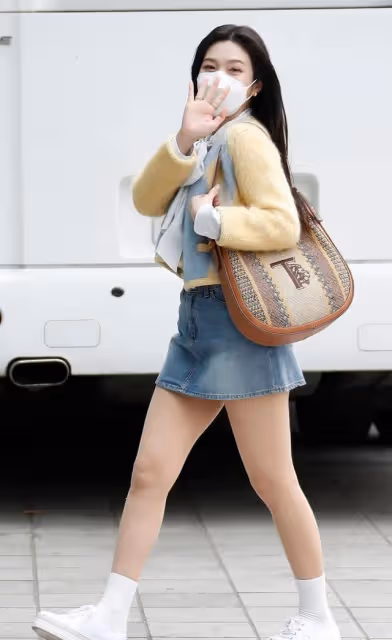 TWICEvsBLACKPINK, 誰會拿下回歸的勝利;JOY上班路造型再登熱搜