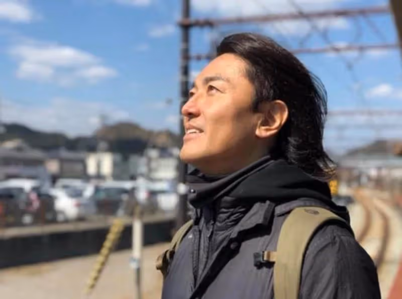 鄭伊健夫婦分隔兩地半年!男方被曝寧願沖浪,也不去日本陪蒙嘉慧