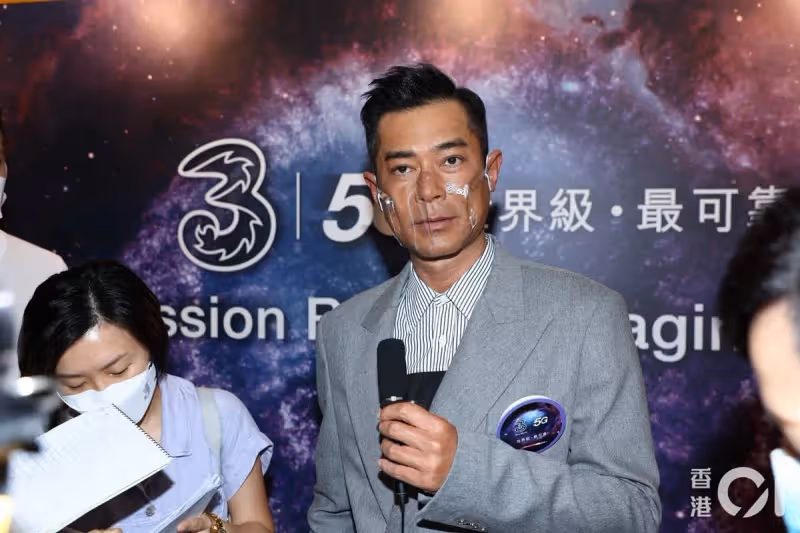 50歲仍與父母同住!古天樂成名後「買豪宅寵爸媽」唯一擇偶條件曝光 整年沒拍戲「把時間全陪家人」!