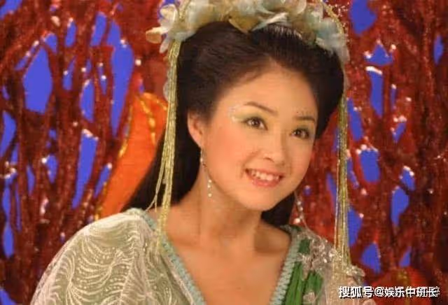 《歡天喜地七仙女》15年後，男主淪為路人，男配卻搭檔趙麗穎翻紅