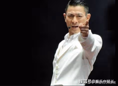 紅了就忘恩負義，跟恩人劉德華撕破臉，今47歲走在路上無人問津