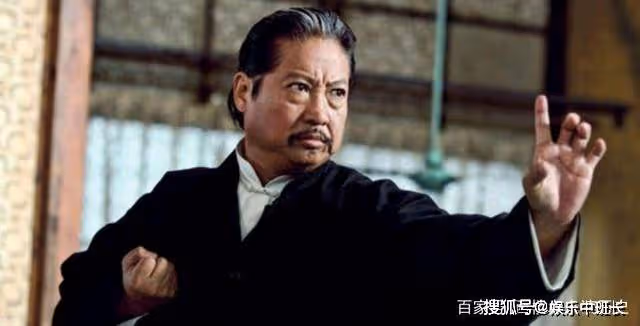 紅了就忘恩負義，跟恩人劉德華撕破臉，今47歲走在路上無人問津