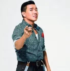 紅了就忘恩負義，跟恩人劉德華撕破臉，今47歲走在路上無人問津
