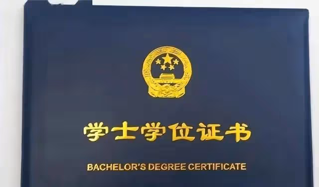 女研究生帶母上學,最終宿舍自縊身亡:沒有人願意被臍帶栓一輩子
