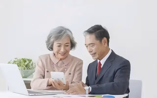 老人搭夥3個月就散夥,大媽:他要求太多,大爺:這是老伴該做的