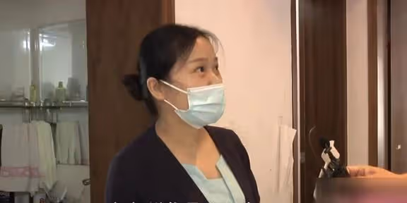 兒媳帶父母下館子，婆婆強烈不滿大鬧：我家的錢是要省著干大事的