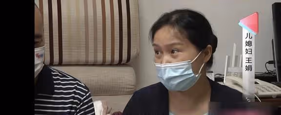 兒媳帶父母下館子,婆婆強烈不滿大鬧:我家的錢是要省著干大事的