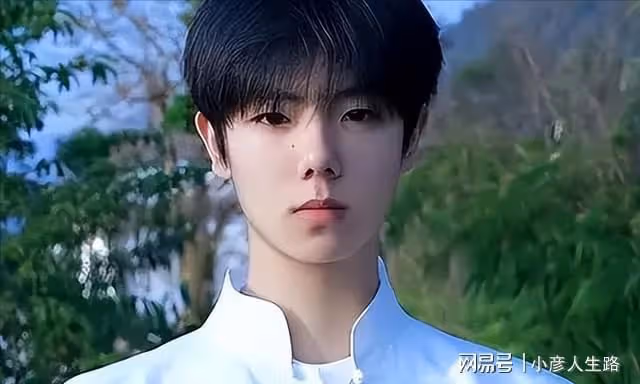 茶百道合作00後網紅墊底辣孩，評論區慘遭翻車，究竟是什麼原因？
