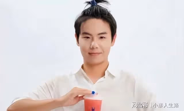 茶百道合作00後網紅墊底辣孩，評論區慘遭翻車，究竟是什麼原因？