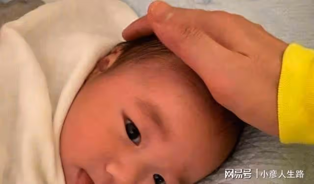 50歲古巨基曬娃慶生日,3歲兒子奶音唱生日歌,老父親感動到落淚