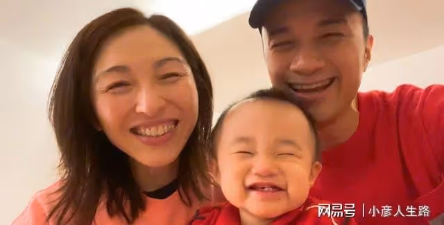 古巨基50歲生日3歲兒子送祝福!甜蜜擁抱親吻,還為爸爸唱生日歌