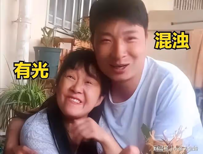 余秀華插足楊櫧策!離婚證是情人節禮物,愛她還打到下身大出血?