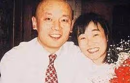 葛優對邋遢老婆寵了三十年不變心，至今不要孩子，原來另有隱情