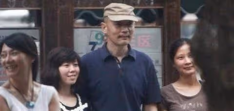 葛優對邋遢老婆寵了三十年不變心，至今不要孩子，原來另有隱情