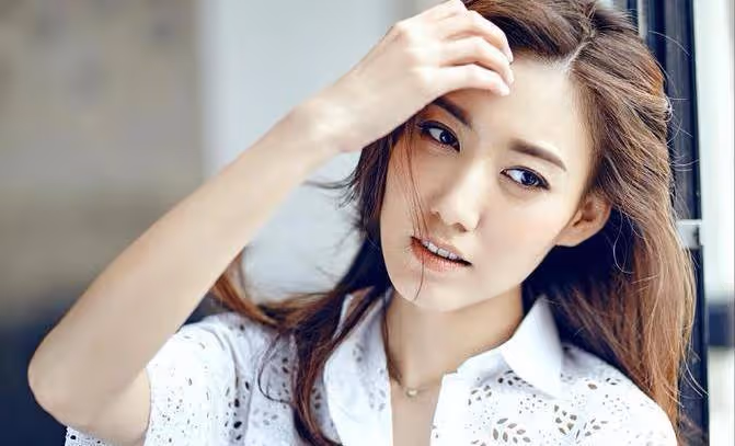 演員高露：事業上升期結婚，老公身份成謎，劇火人不火仍腳踏實地