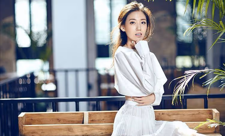 演員高露：事業上升期結婚，老公身份成謎，劇火人不火仍腳踏實地