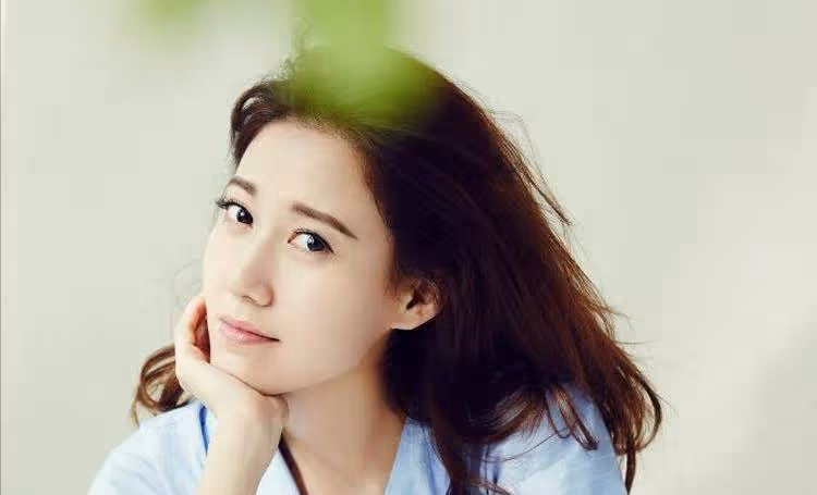 演員高露：事業上升期結婚，老公身份成謎，劇火人不火仍腳踏實地