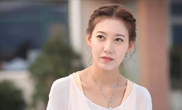 演員高露：事業上升期結婚，老公身份成謎，劇火人不火仍腳踏實地