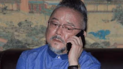 王剛老了,張國立老了,張鐵林老了,唯獨他63依舊像30多歲