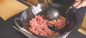 打拋肉雞蛋蓋飯