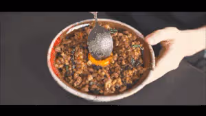 打拋肉雞蛋蓋飯