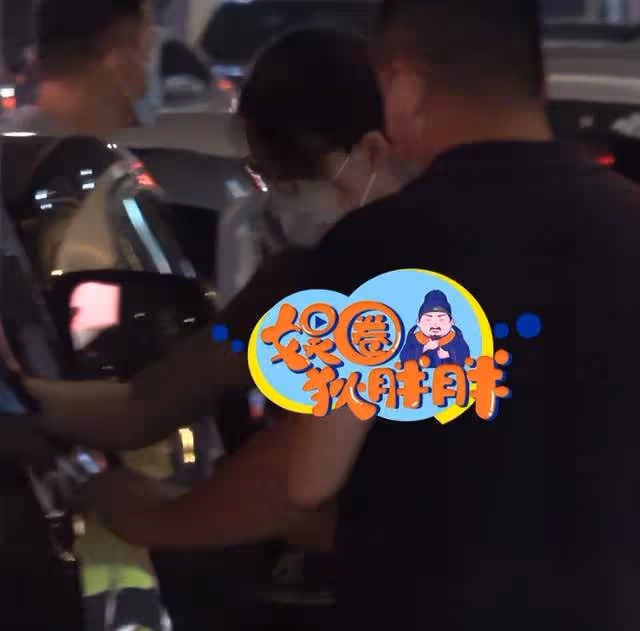 董卿曝最新近照!素麵朝天發福大腿粗,住3000萬豪宅不工作也愜意