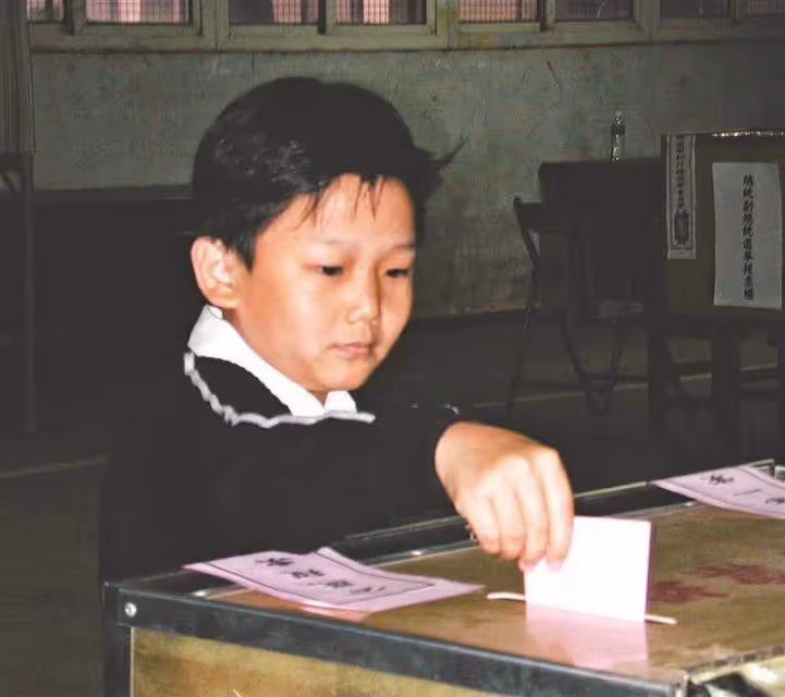 42歲像小學生《戲說》鐘國洪「身高僅有 135」國小畢業到現在 樂觀「我好手好腳不怕」把願望藏心底