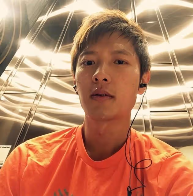 香港知名男星新劇演技大爆發！在內地做網紅帶貨，戀上富家千金
