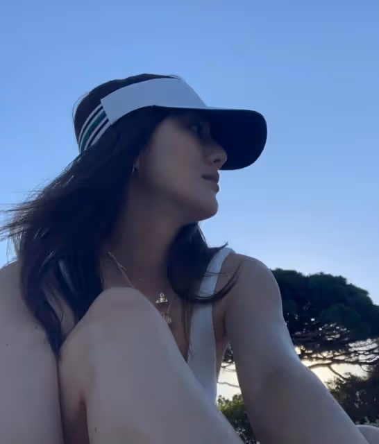 林峯前任曬泳裝照，未穿內衣被網友好心提醒，本人下場霸氣回懟