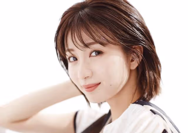 日本女星兼模特岡崎紗江,做活在自己世界裡的人