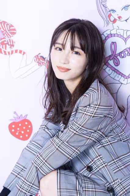日本女星兼模特岡崎紗江,做活在自己世界裡的人