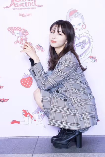 日本女星兼模特岡崎紗江,做活在自己世界裡的人