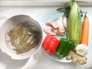 鮮香入味的鮮蝦雞翅玉米煲|美味一鍋端