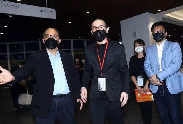 房祖名8年後首次公開露面,自曝將回歸演藝圈,留寸頭精神抖擻
