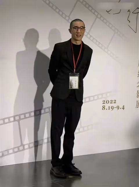 房祖名8年後首次公開露面,自曝將回歸演藝圈,留寸頭精神抖擻