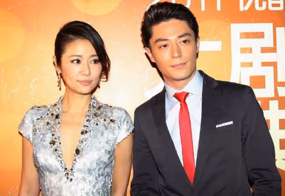 全家靠老婆養!林心如爆料「霍建華失業很久了」 無奈曝「都怪他自己」連女兒都受不了