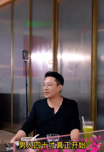 疑搬進大S昔日婚房!汪小菲緋聞女友「已戴上婚戒」 不顧張蘭反對:選擇在一起
