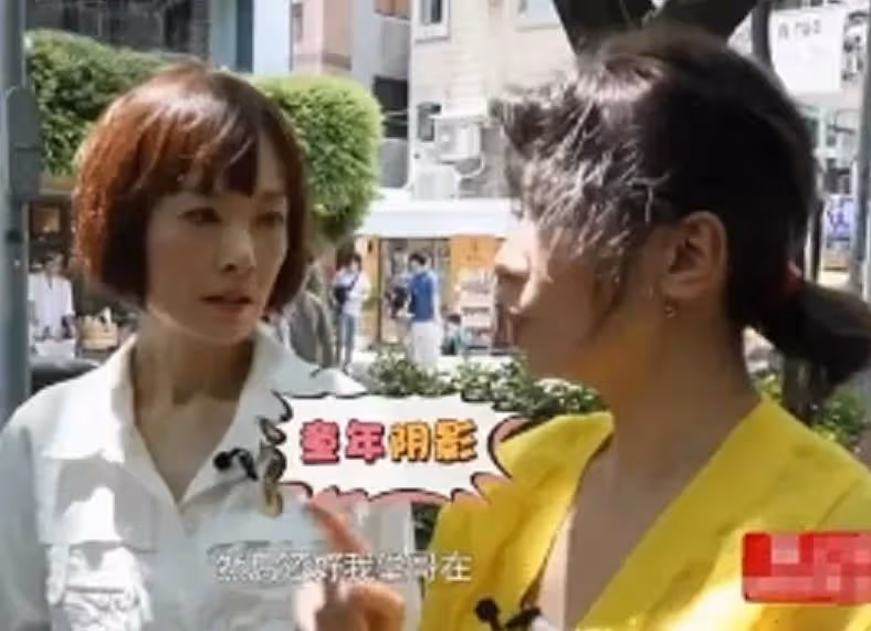 46歲賈靜雯曬素顏健身照，穿背心配無痕褲秀出「柯基臀」，網友：身材夠絕