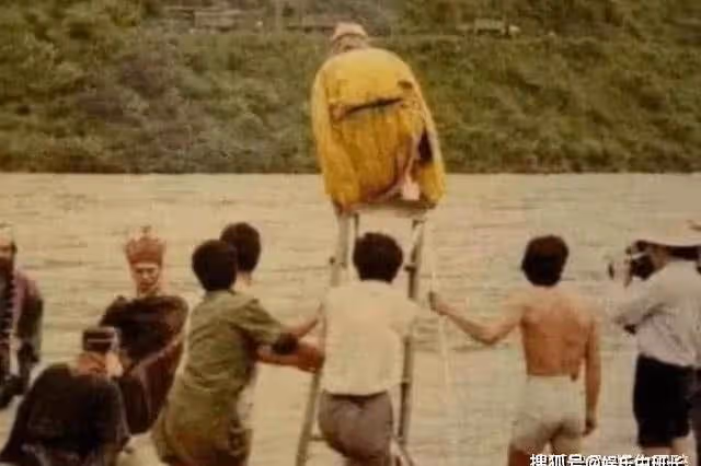 當年的《西遊記》沒了特效後的鏡頭有多尬？猴哥的背影令人淚目