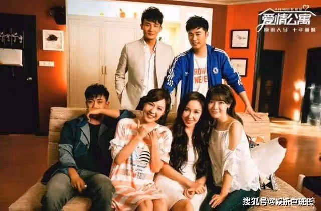 《搞笑一家人》14年後，老太太77歲還在拍戲，小個子卻逆襲成型男