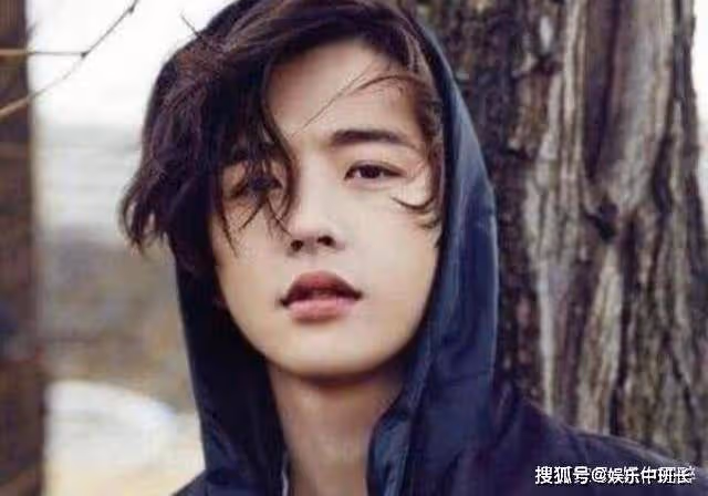 《搞笑一家人》14年後，老太太77歲還在拍戲，小個子卻逆襲成型男