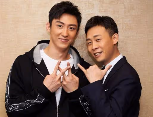 跑了10年龍套,落魄時被女友拋棄,頭婚娶二婚妻,40歲成影帝