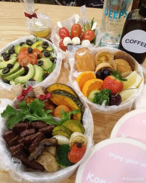 孔孝真官宣結婚了，42歲依舊零贅肉，靠一天吃6餐維持逆天好身材