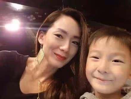 鄭秀珍郭妃麗不算最美,她才是永遠的新加坡一姐,如今53歲越活越少女