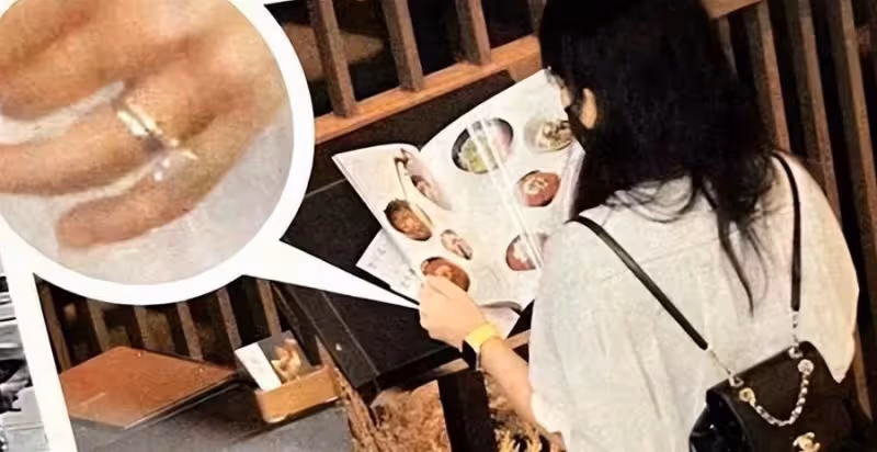黎明4歲女兒露正臉!身穿藍裙俏皮可愛,五官神似父親,阿wing左手鉆戒成亮點