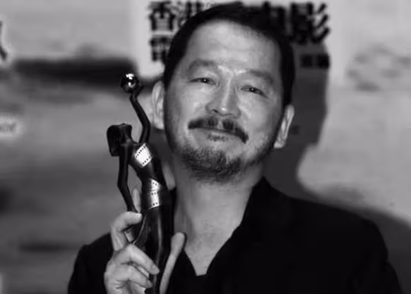 港媒曝周潤發在廖啟智出殯當天帶二人合照爬山,從清晨悼念至黃昏才回家_智叔