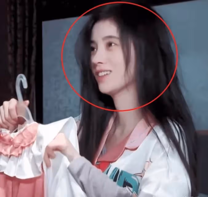 都是剛起床素顏錄製,鞠婧禕遇到關曉彤:差距全都寫臉上了