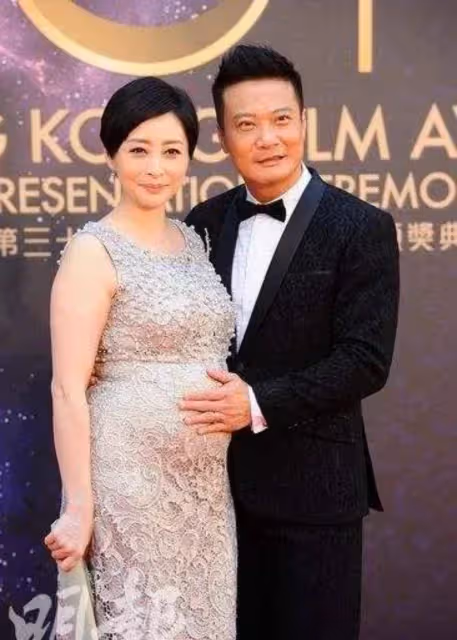 TVB綠葉自曝為初戀男友「擋刀」留長疤, 老公當場吃醋:我不信