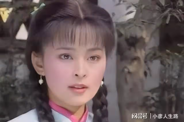 瓊瑤女郎何音豪宅內曬娃,長相帥氣撞臉吳磊,曾被丈夫黃志忠拋棄