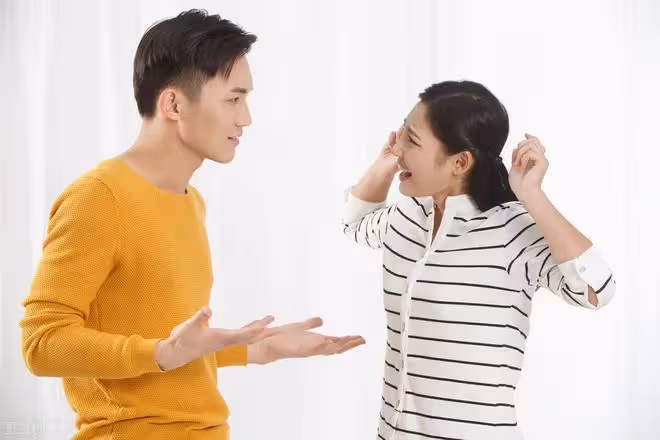 拒絕賣房給公公治病,老公要求分家,妻子:先滾出我的陪嫁房再說